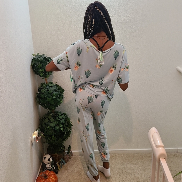 Honeydew Cactus 🌵 Sleep Shirt & Pants Set - Picture 13 of 16